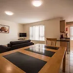 Donegan Court Апарт-отель Голуэй