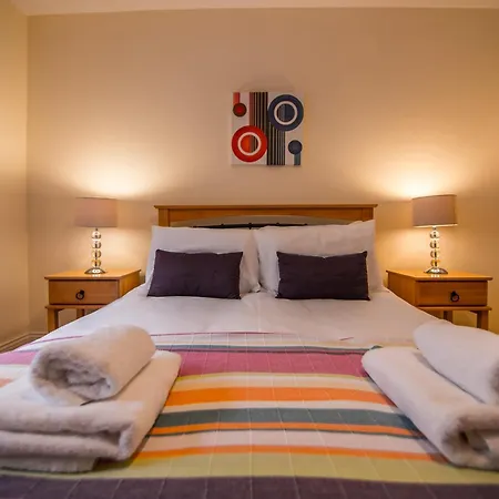 Aparthotel Donegan Court 3*