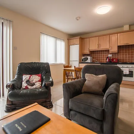 Donegan Court Aparthotel