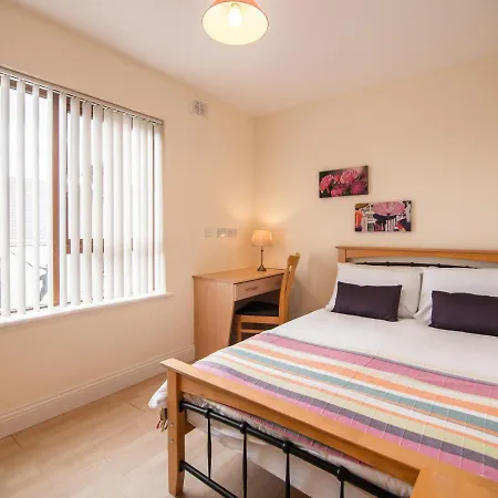 Donegan Court 3*