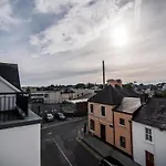 Donegan Court Apart Otel 3*