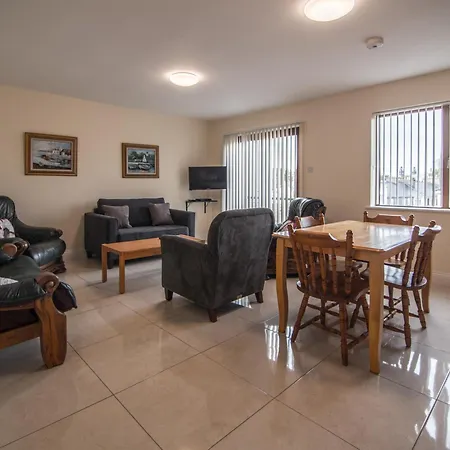 Donegan Court Aparthotel