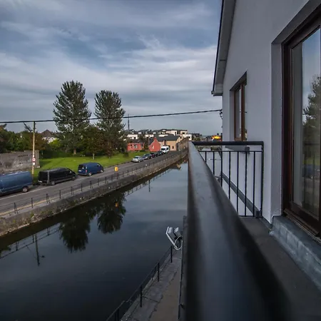 Aparthotel Donegan Court 3*