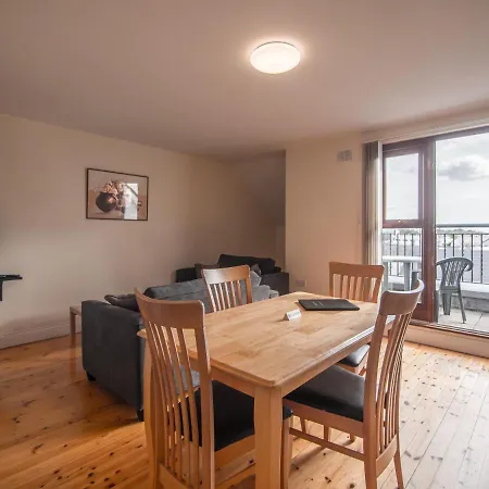 Donegan Court Apart Otel