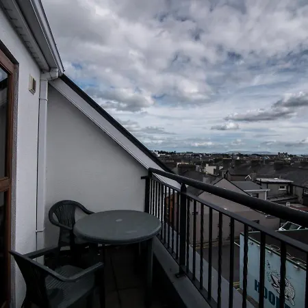 Апарт-отель Donegan Court