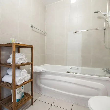 Donegan Court Apart Otel