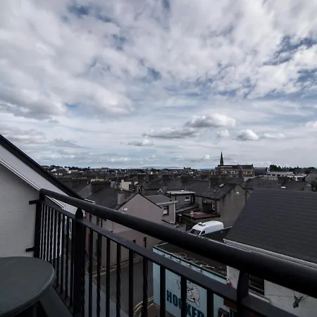 Donegan Court Апарт-отель Голуэй