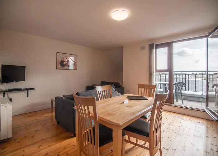 Donegan Court Apart-hotel