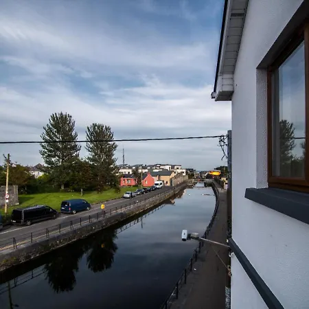 Apartahotel Donegan Court 3*